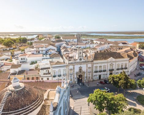 Faro Stadtzentrum und Arco da Vila