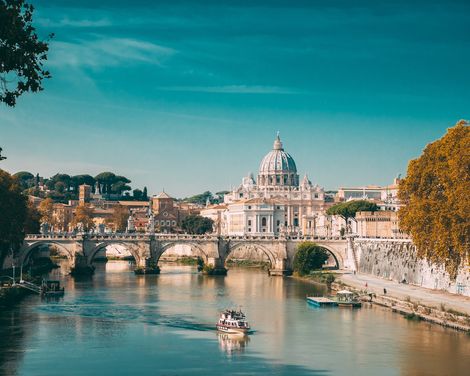 Rom Vatikan Fluss Tiber + Petersdom
