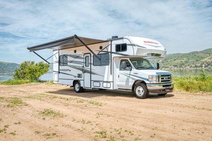 El Monte Camper