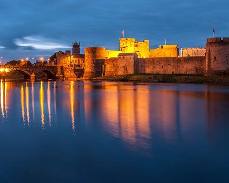 Limerick King John's Castle + Shannon