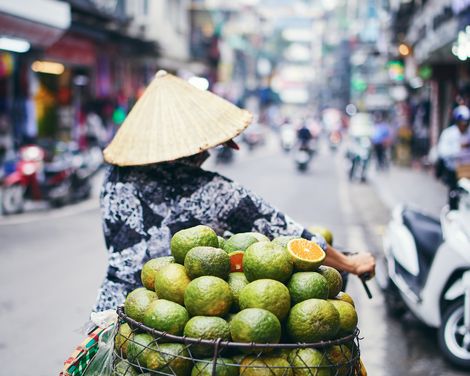 Hanoi Frau mit Fahrrad