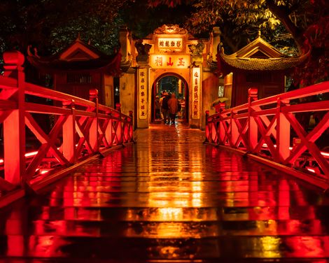 Hanoi Hoan Kiem See Ngoc Son Temple